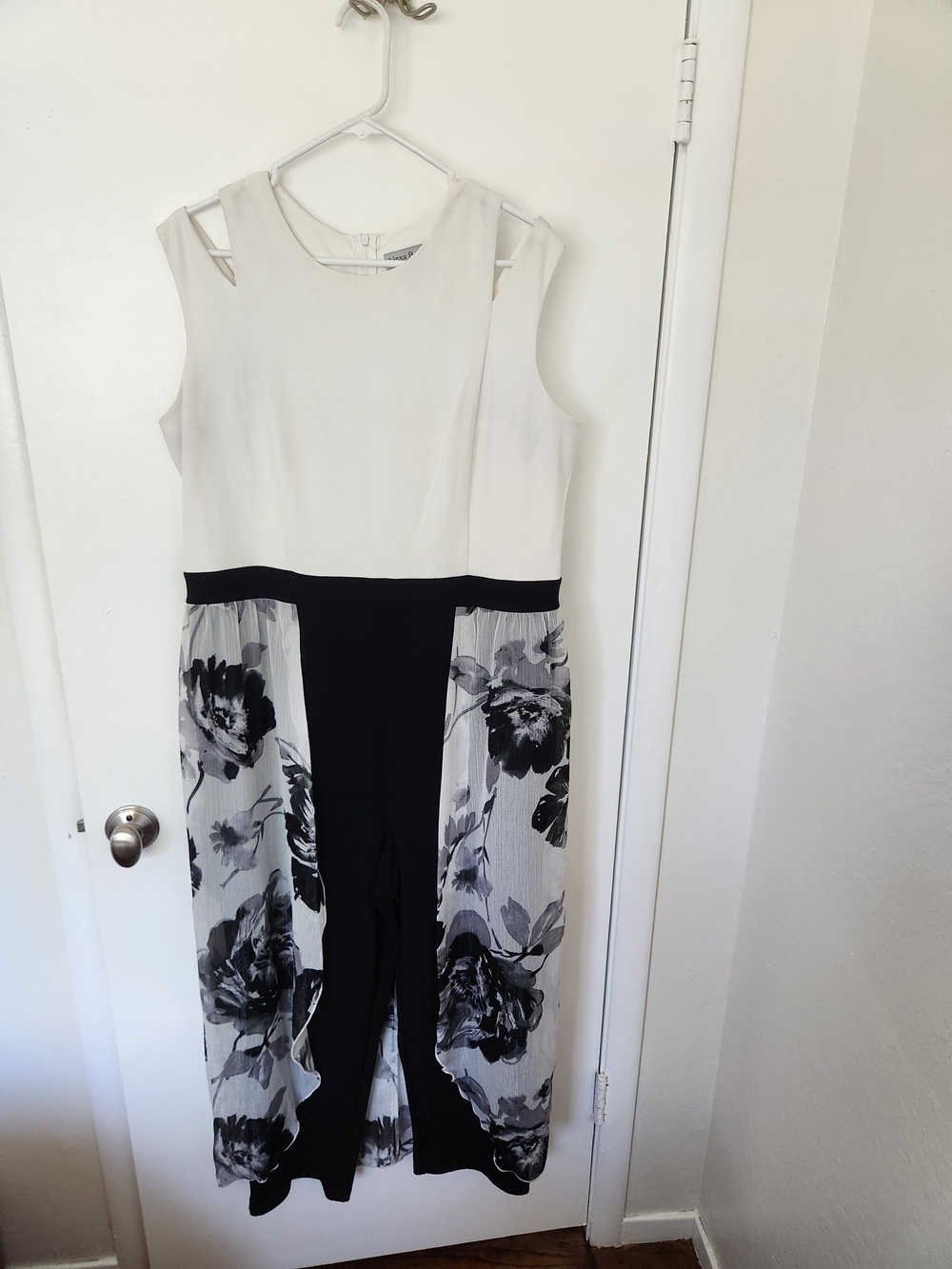 Chic Ivory and Black Floral Panel Jumpsuit